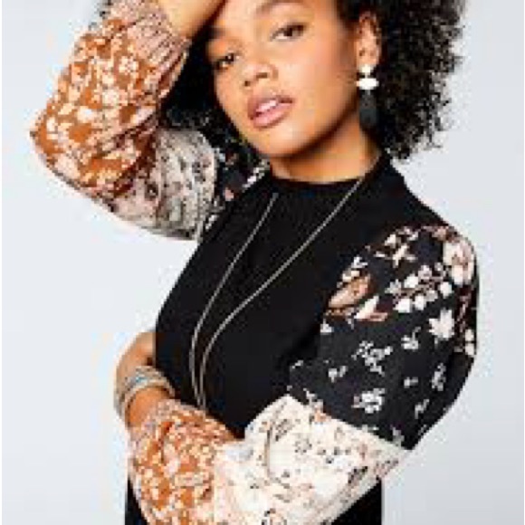 Maurices Medium Black and Floral sleeve Mock Neck Waffle Knit Top - Picture 4 of 14